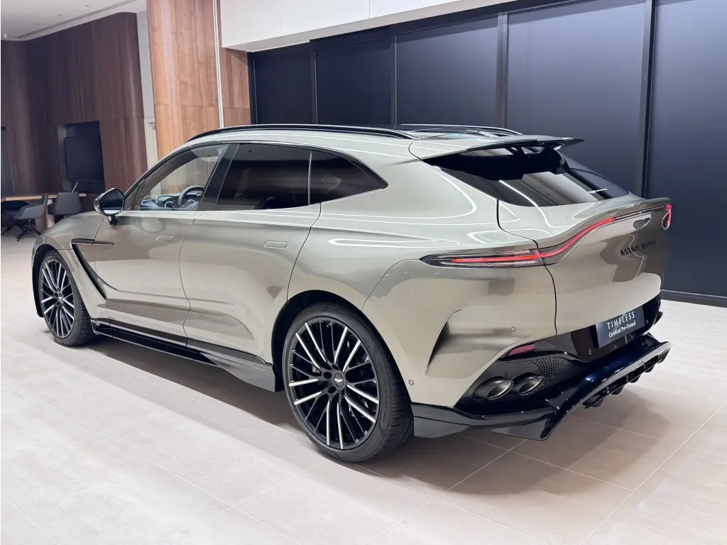 2024 DBX 707 SUV thumbnail vehicle image 1
