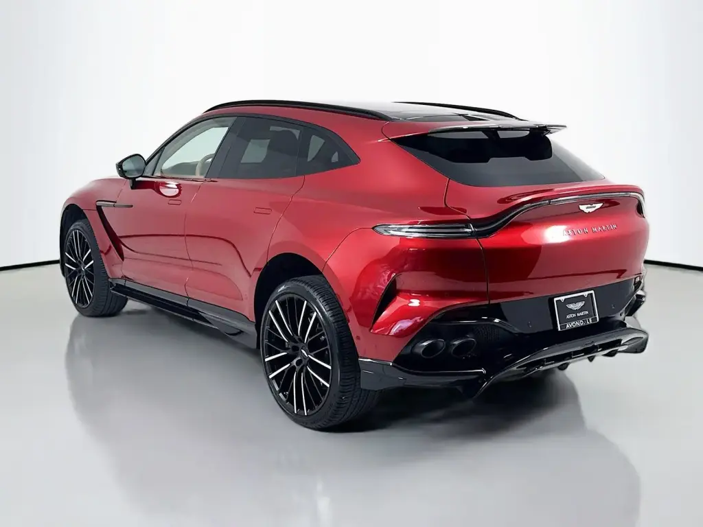 2024 DBX 707 SUV thumbnail vehicle image 1