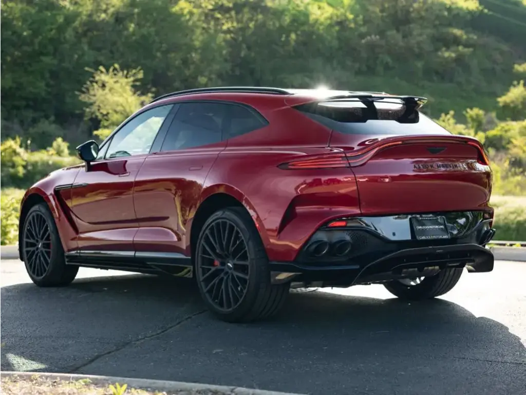 2024 DBX 707 SUV thumbnail vehicle image 1