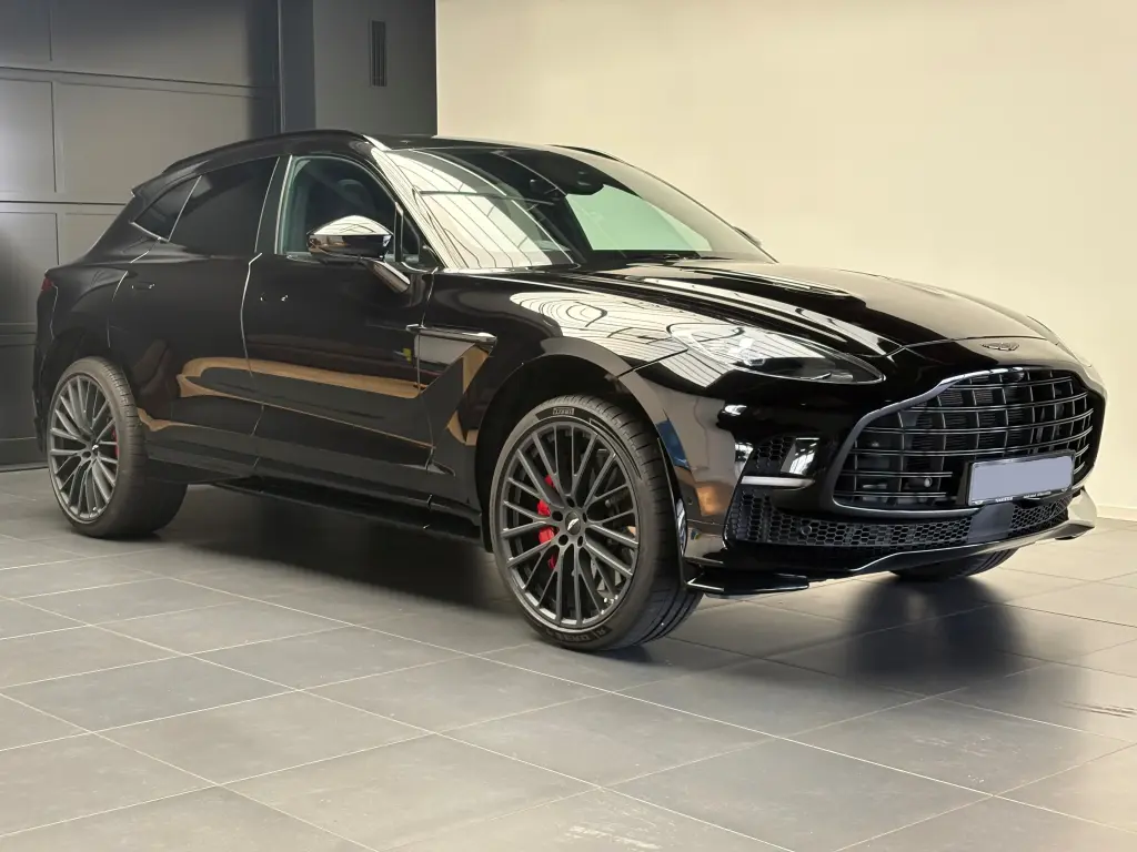 2024 DBX 707 SUV vehicle image