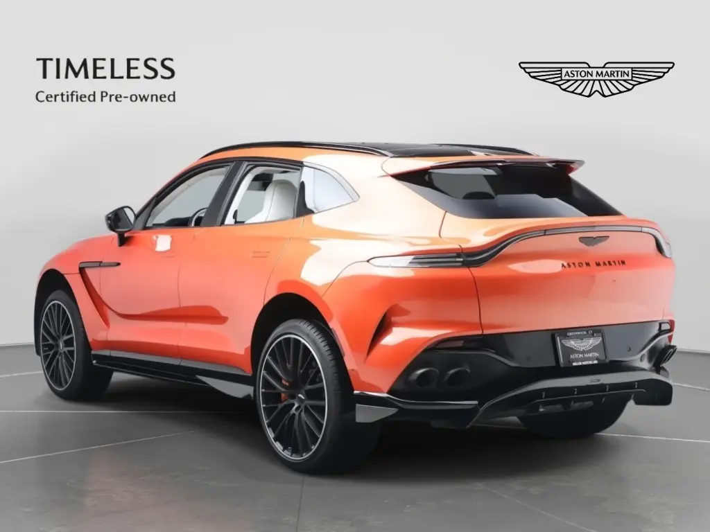 2024 DBX 707 SUV thumbnail vehicle image 1