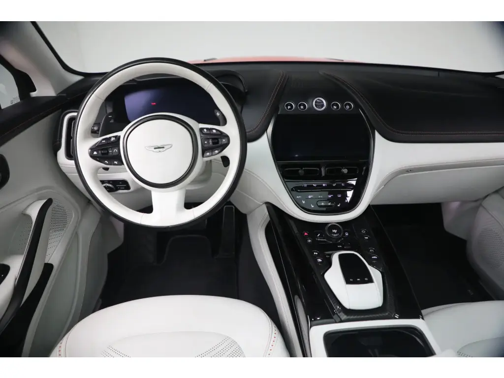 2024 DBX 707 SUV thumbnail vehicle image 2