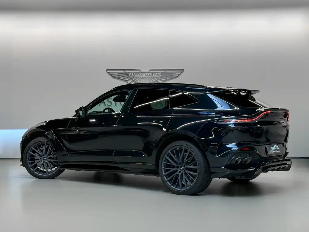 2024 DBX 707 SUV thumbnail vehicle image 1