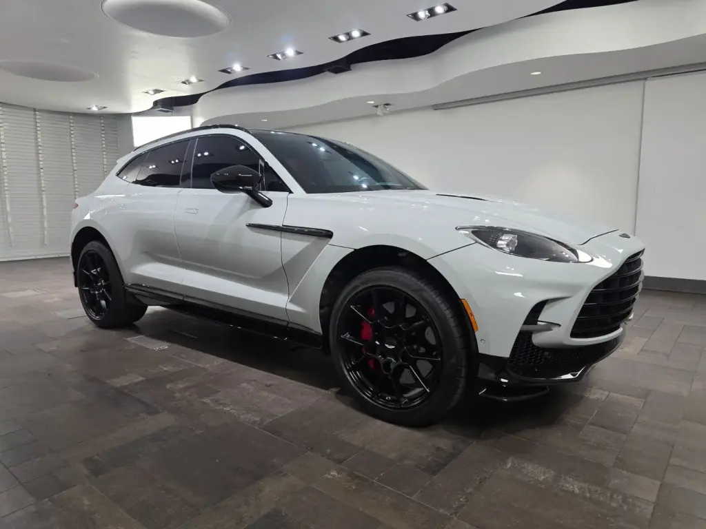 2024 DBX 707 SUV main vehicle image