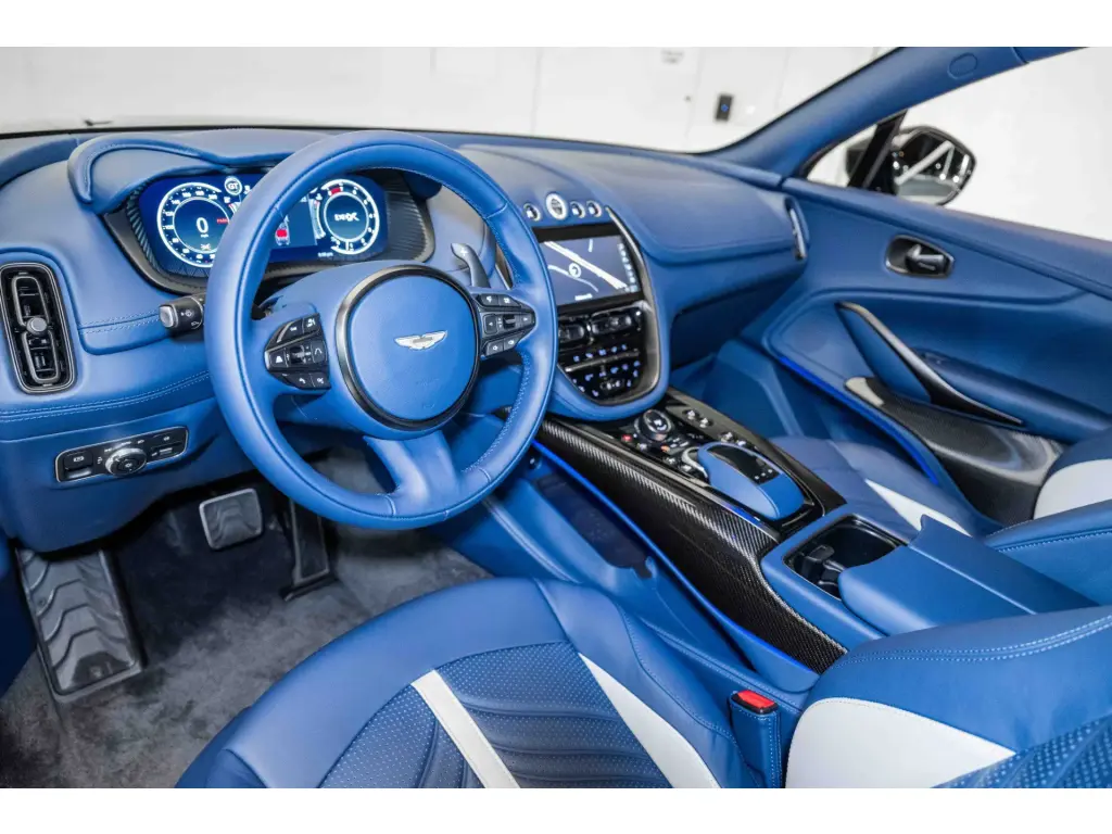 2024 DBX 707 SUV thumbnail vehicle image 2