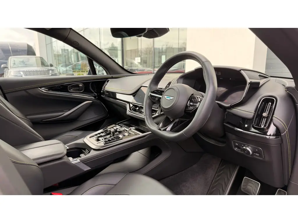 2025 DBX 707 SUV thumbnail vehicle image 2