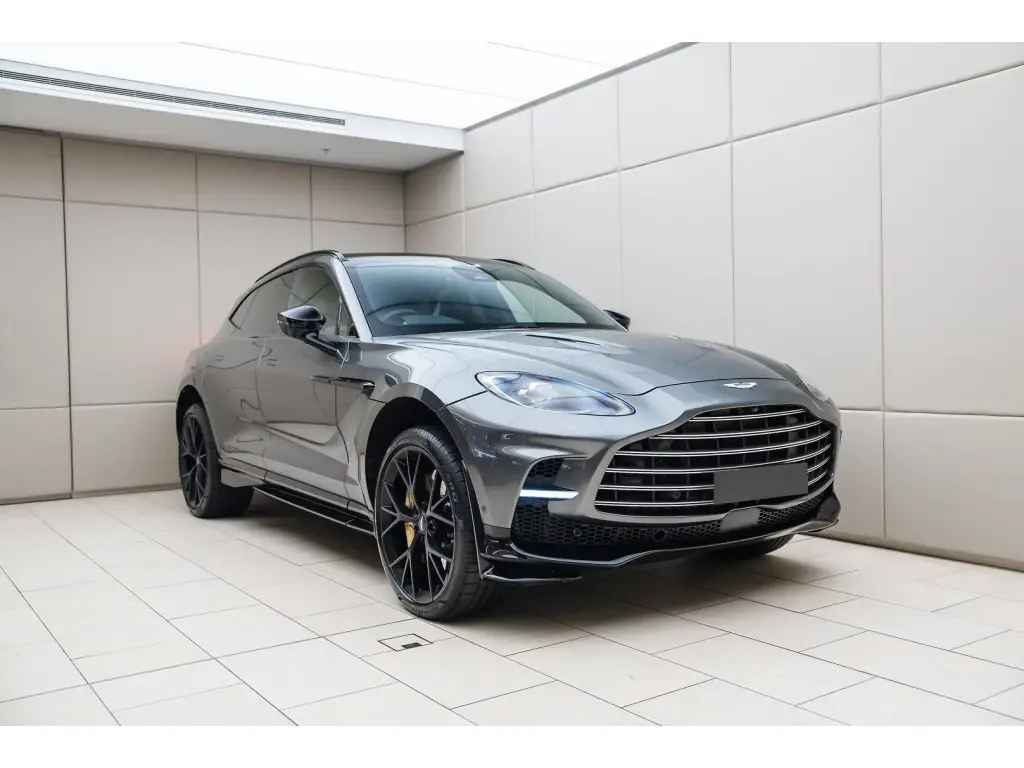 2025 DBX 707 SUV main vehicle image