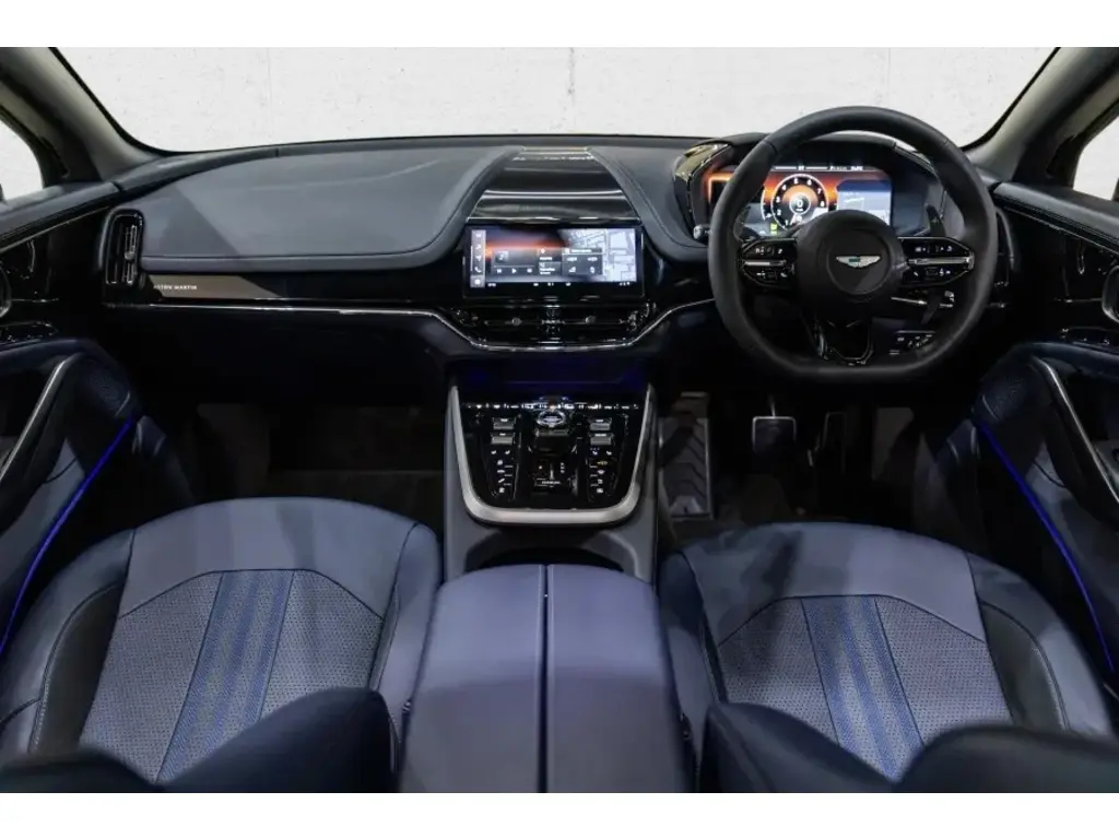 2025 DBX 707 SUV thumbnail vehicle image 2