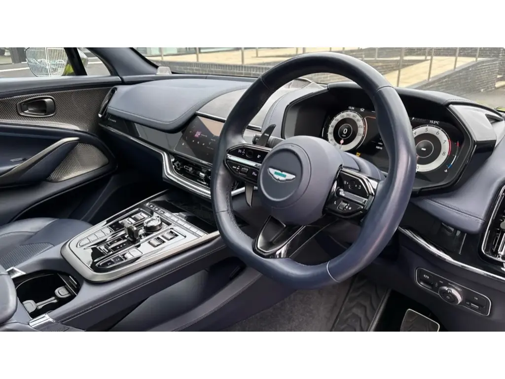 2025 DBX 707 SUV thumbnail vehicle image 2