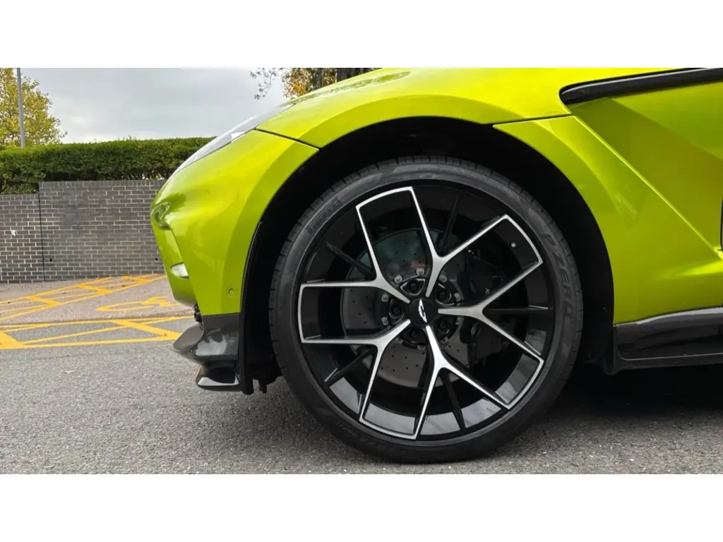 2025 DBX 707 SUV thumbnail vehicle image 3