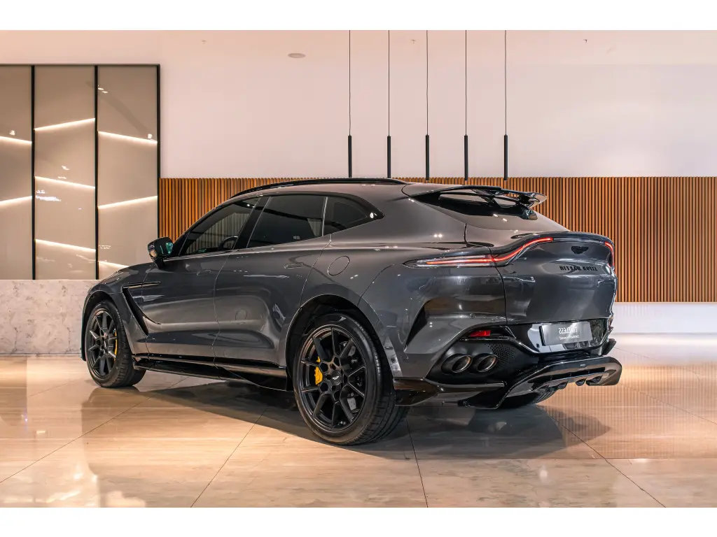 2025 DBX 707 SUV thumbnail vehicle image 1