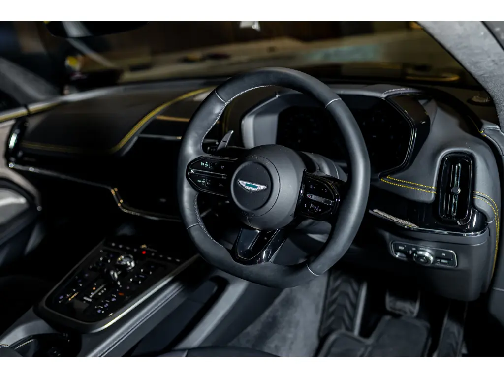 2025 DBX 707 SUV thumbnail vehicle image 2