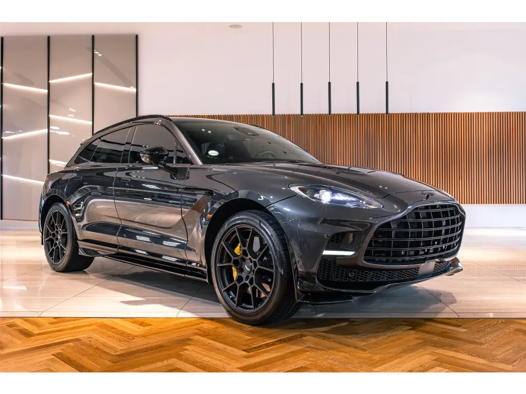2025 DBX 707 SUV main vehicle image
