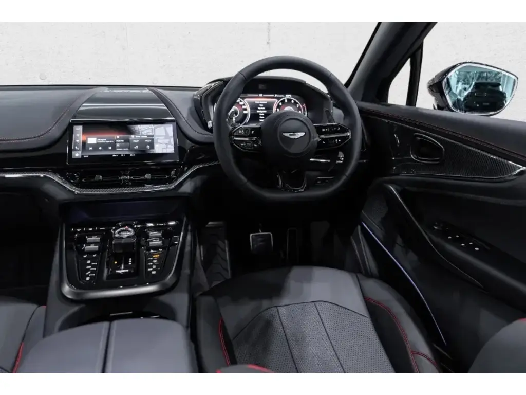 2025 DBX 707 SUV thumbnail vehicle image 2