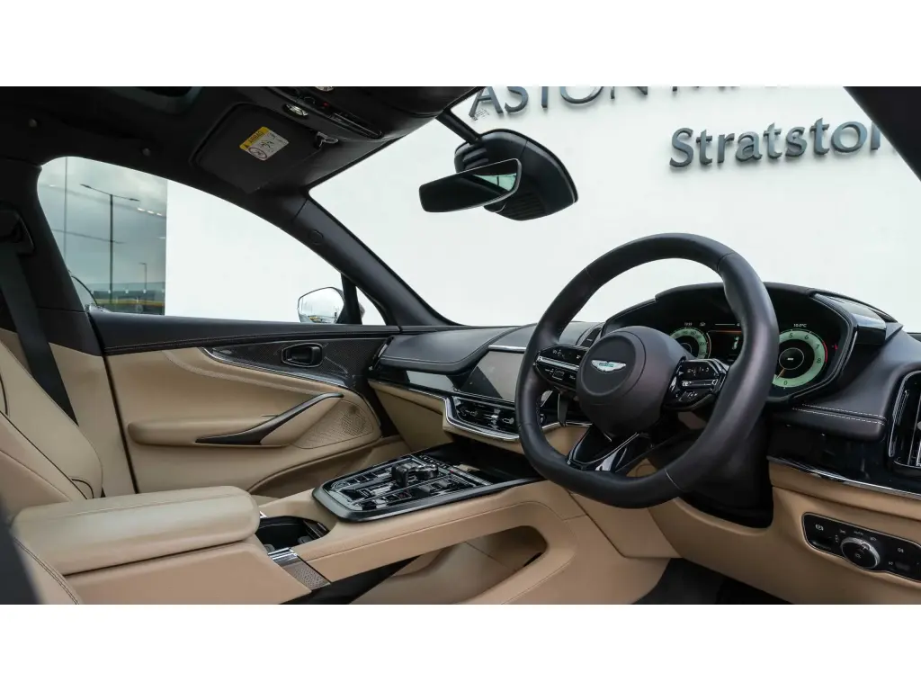 2025 DBX 707 SUV thumbnail vehicle image 2