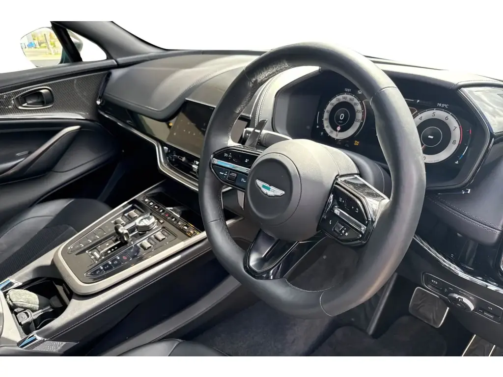 2025 DBX 707 SUV thumbnail vehicle image 2