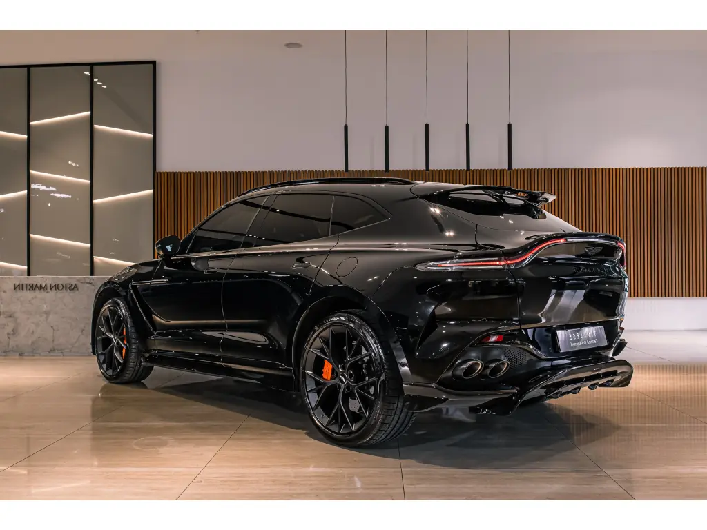 2025 DBX 707 SUV thumbnail vehicle image 1