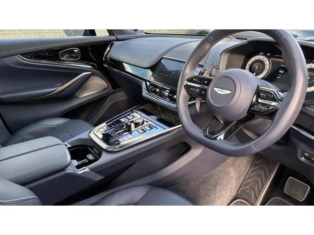 2025 DBX 707 SUV thumbnail vehicle image 2