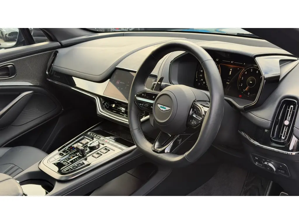 2025 DBX 707 SUV thumbnail vehicle image 2