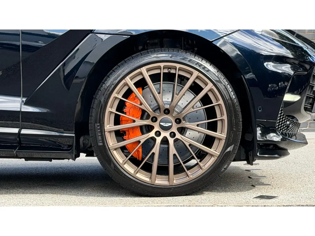 2025 DBX 707 SUV thumbnail vehicle image 3