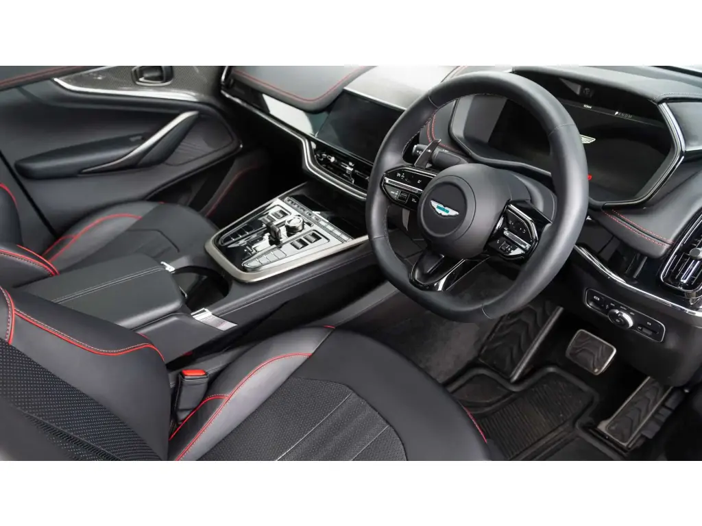 2025 DBX 707 SUV thumbnail vehicle image 2