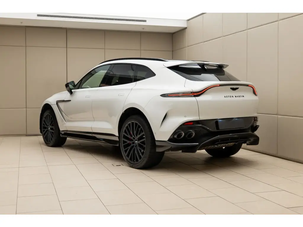2025 DBX 707 SUV thumbnail vehicle image 1
