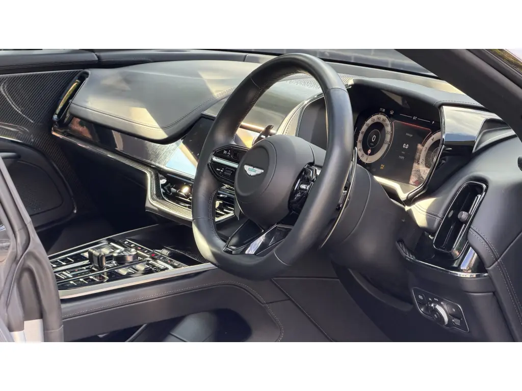 2025 DBX 707 SUV thumbnail vehicle image 2