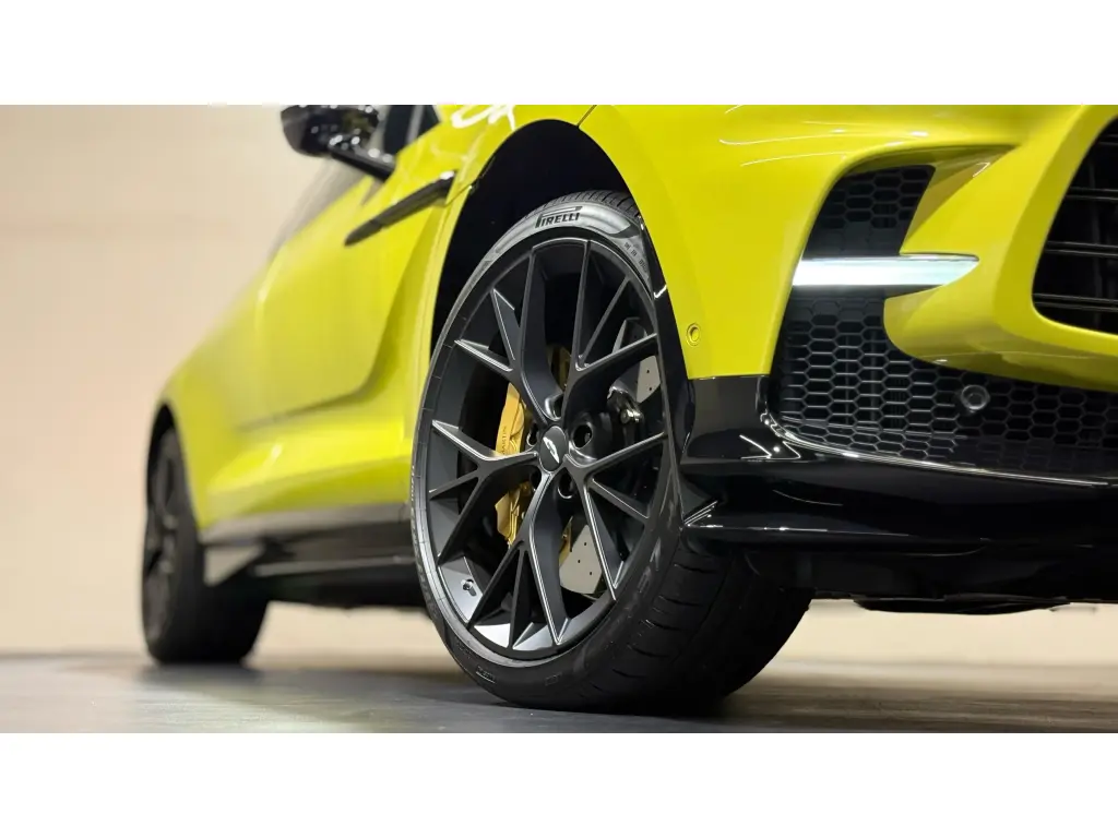 2025 DBX 707 SUV thumbnail vehicle image 3