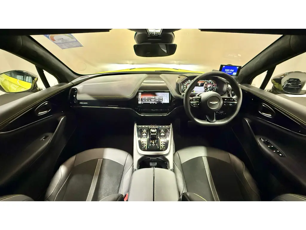 2025 DBX 707 SUV thumbnail vehicle image 2