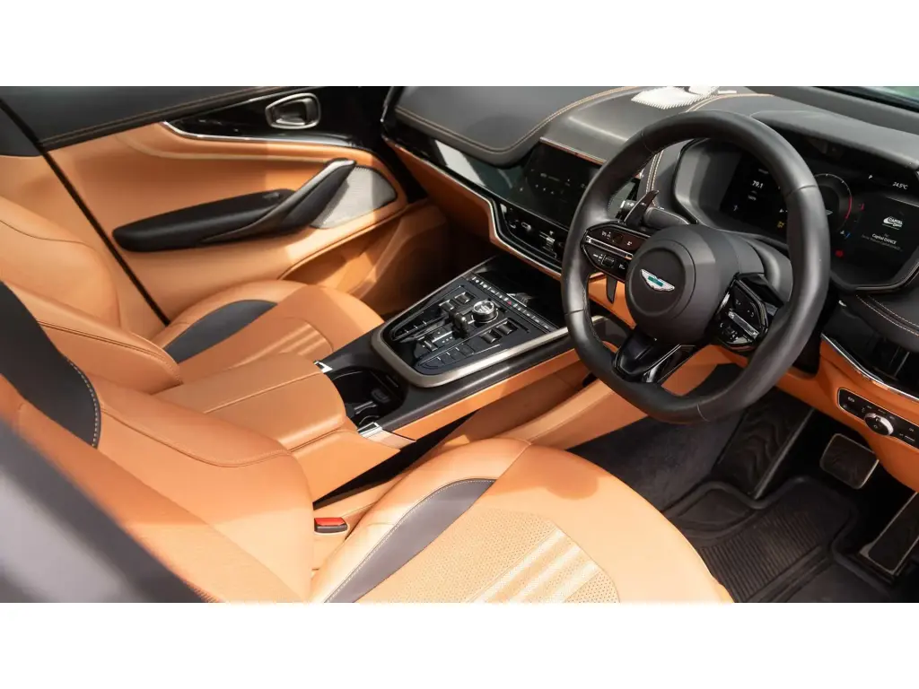 2025 DBX 707 SUV thumbnail vehicle image 2