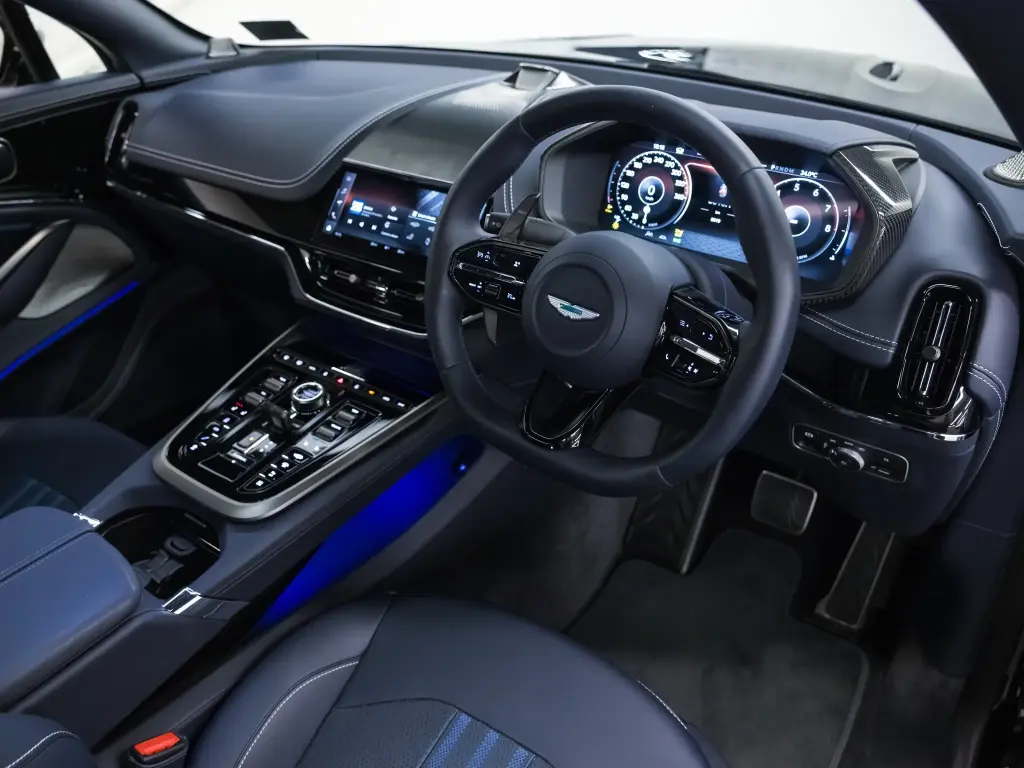 2025 DBX 707 SUV thumbnail vehicle image 2