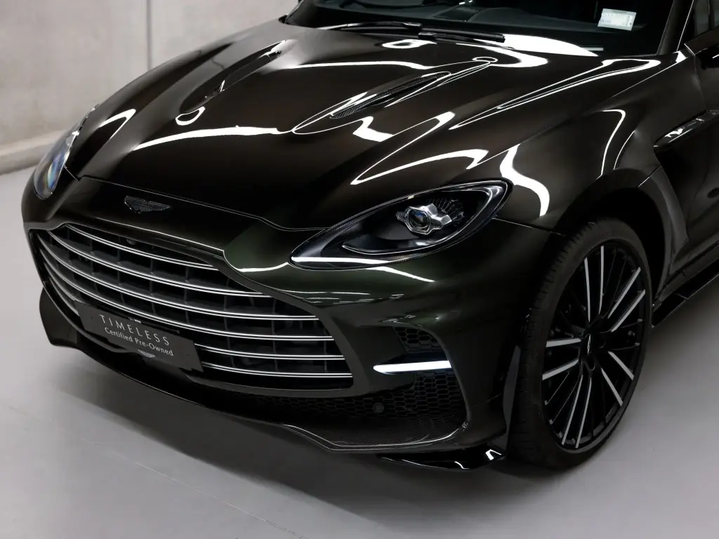 2025 DBX 707 SUV thumbnail vehicle image 3
