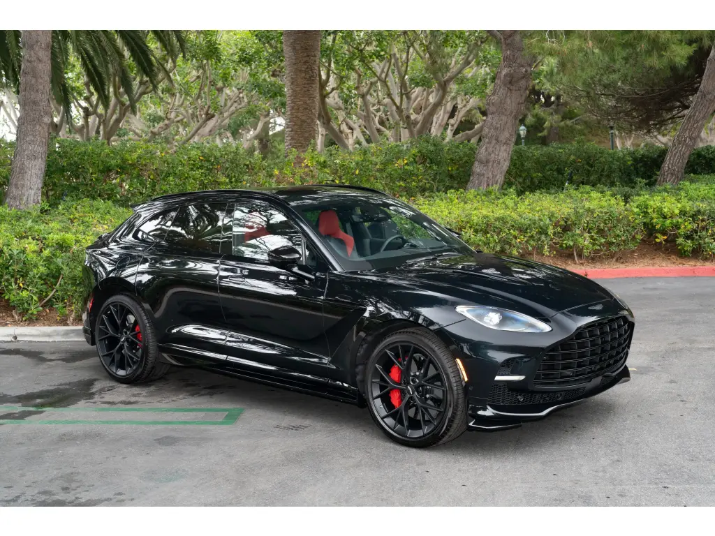 2025 DBX 707 SUV main vehicle image