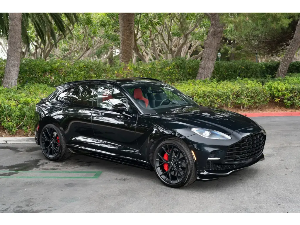 2025 DBX 707 SUV main vehicle image
