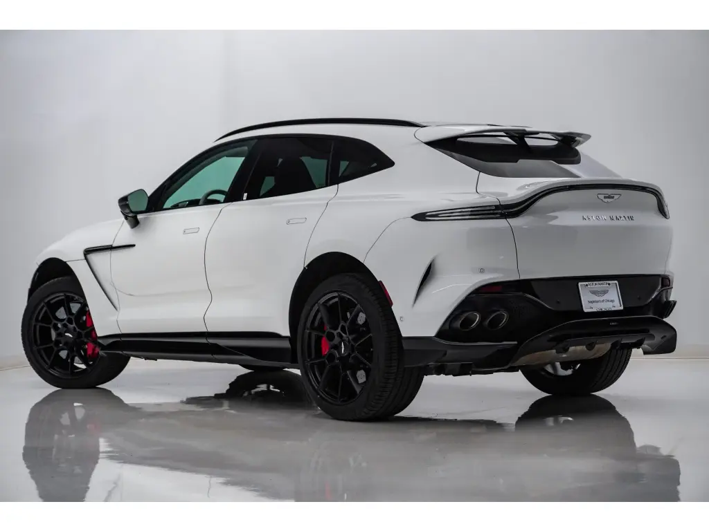 2025 DBX 707 SUV thumbnail vehicle image 1