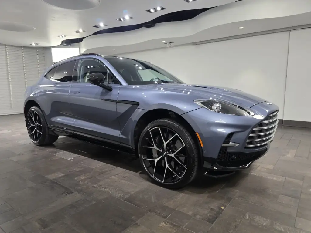 2025 DBX 707 SUV main vehicle image