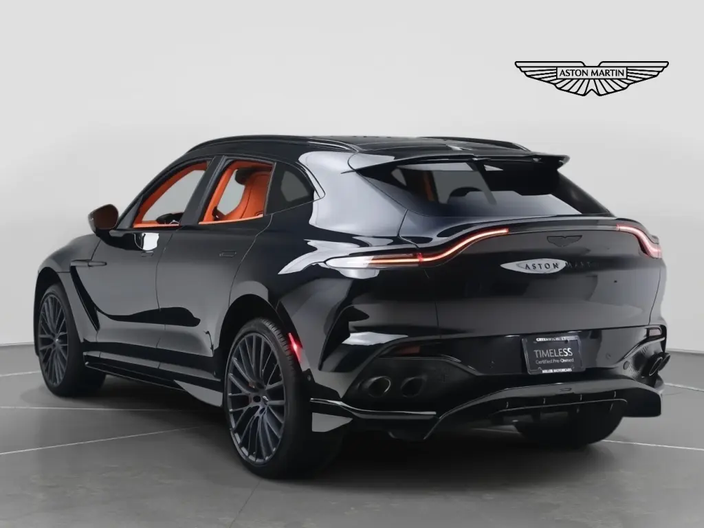 2025 DBX 707 SUV thumbnail vehicle image 1