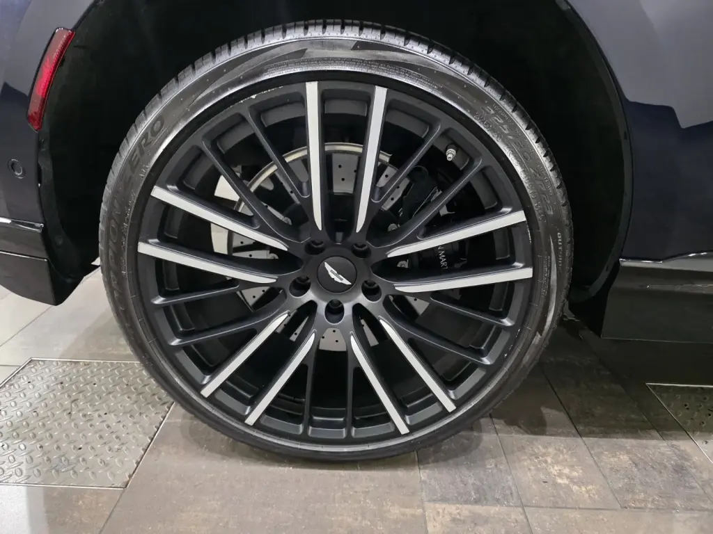 2025 DBX 707 SUV thumbnail vehicle image 3