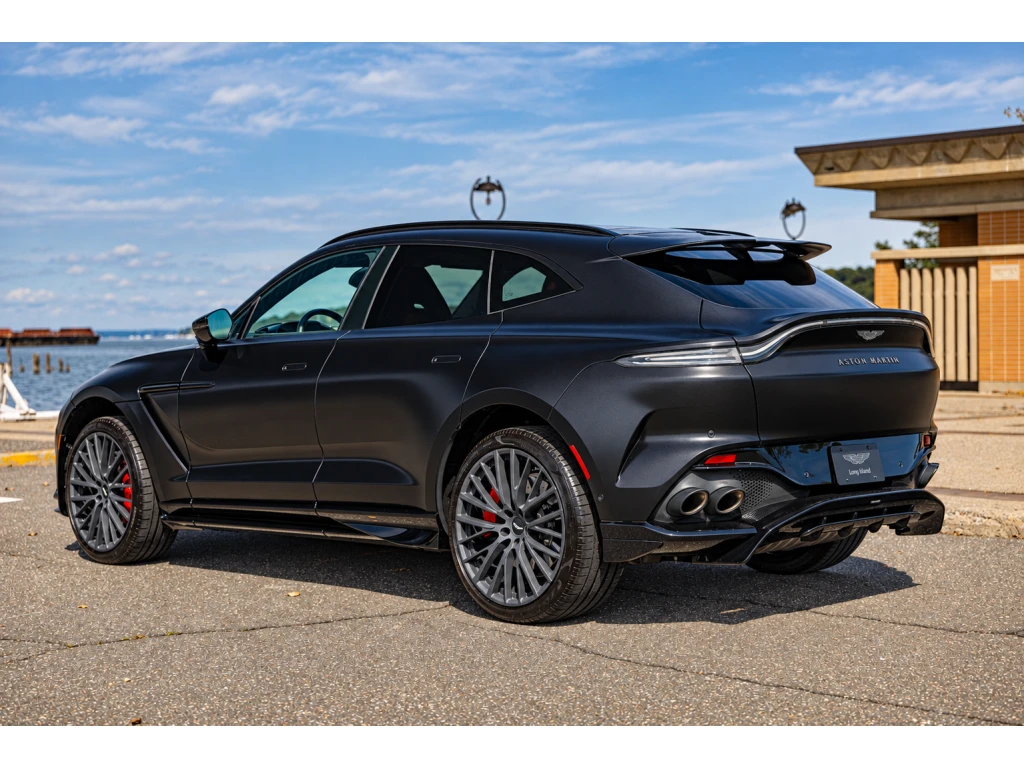 2025 DBX 707 SUV thumbnail vehicle image 1