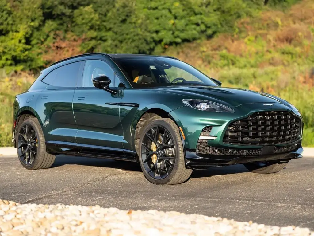 2025 DBX 707 SUV main vehicle image
