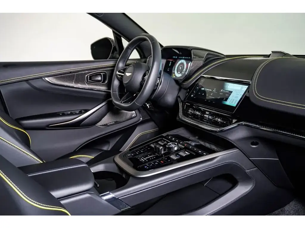 2025 DBX 707 SUV thumbnail vehicle image 2