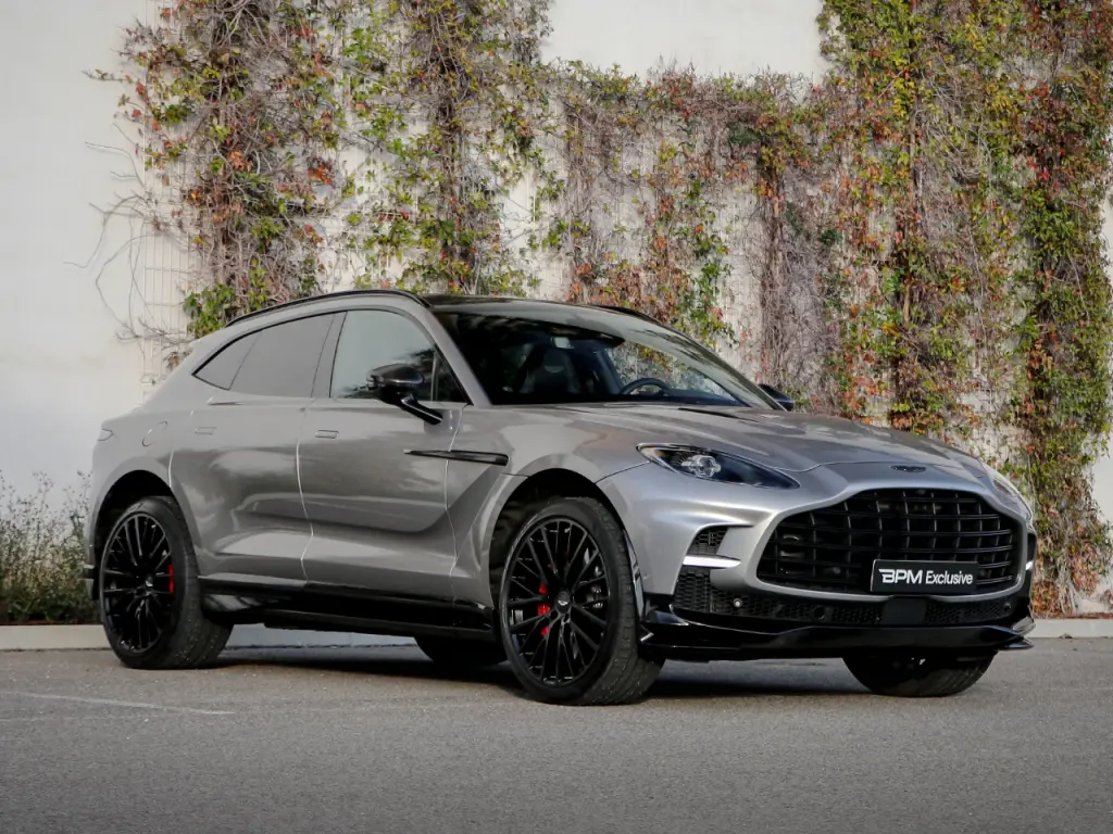 2025 DBX 707 SUV main vehicle image
