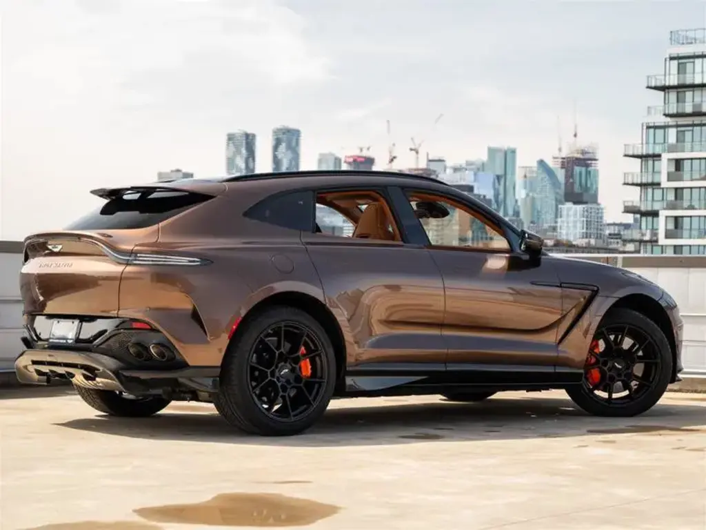 2025 DBX 707 SUV thumbnail vehicle image 1
