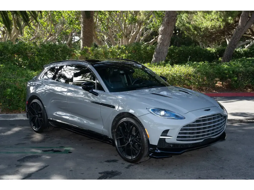 2025 DBX 707 SUV main vehicle image