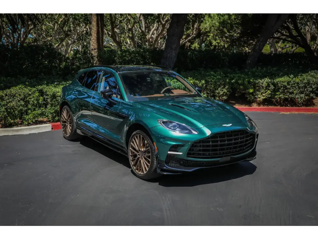 2025 DBX 707 SUV main vehicle image