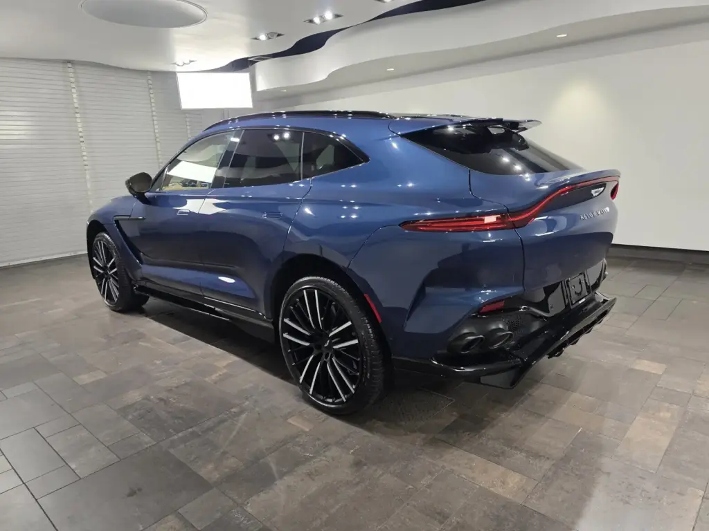 2025 DBX 707 SUV thumbnail vehicle image 1