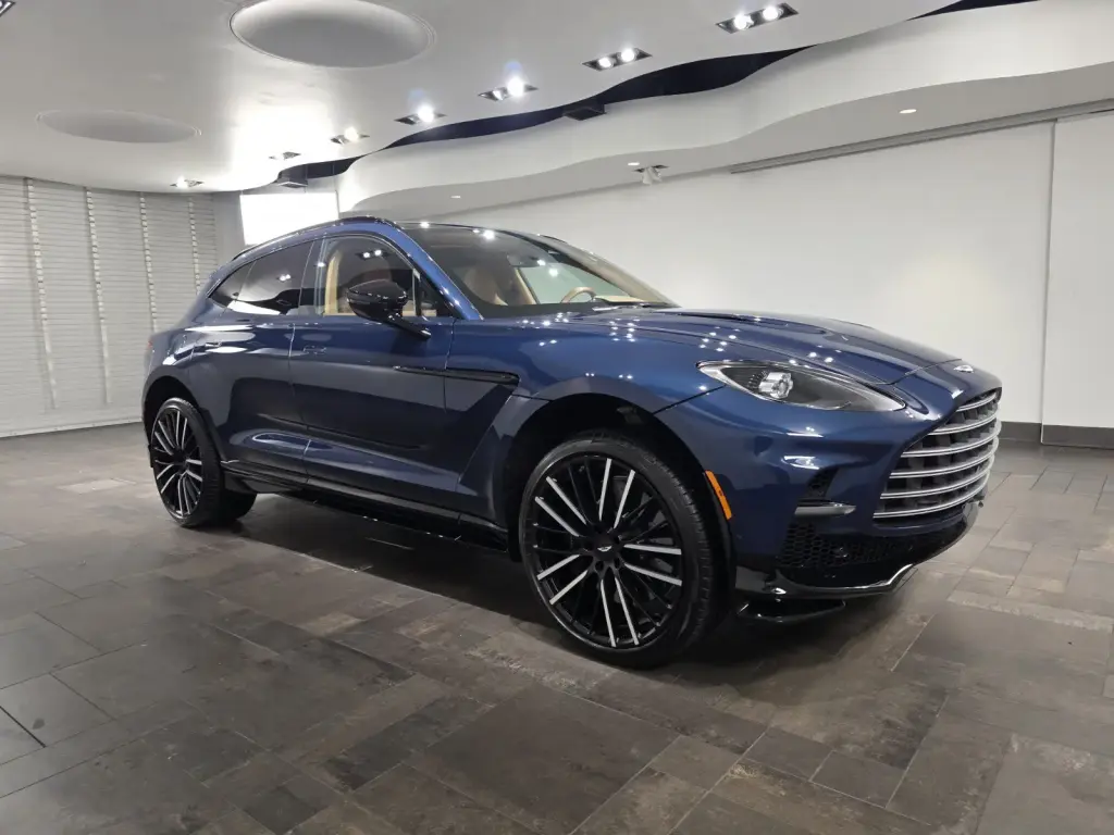 2025 DBX 707 SUV main vehicle image