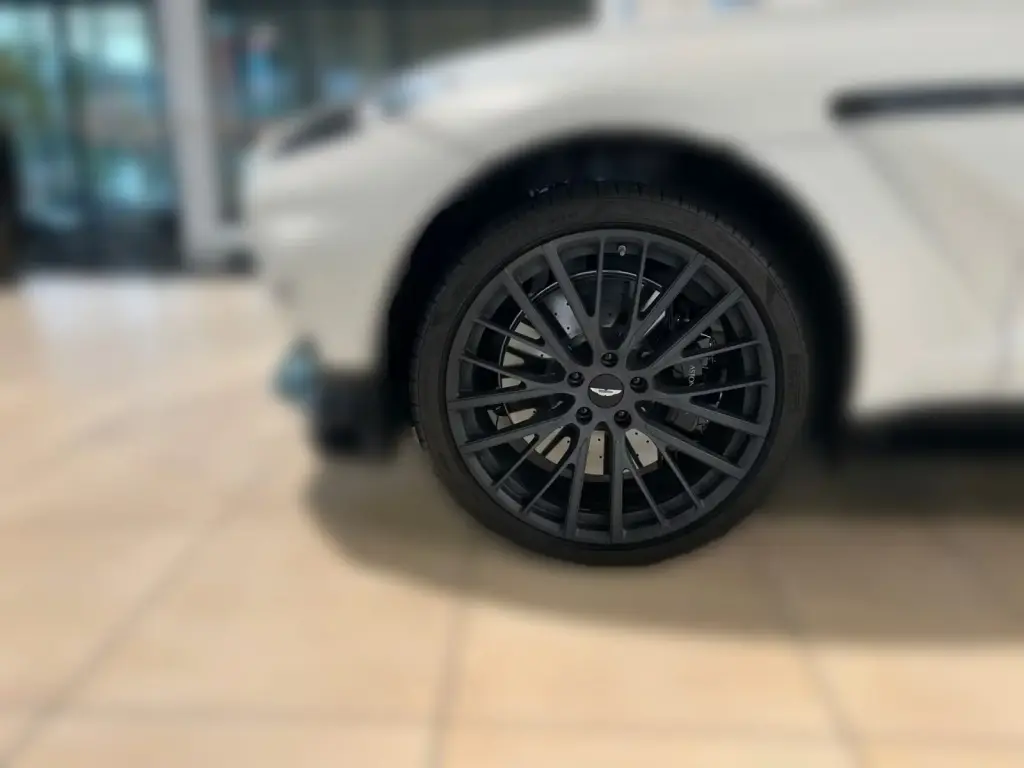 2025 DBX 707 SUV thumbnail vehicle image 3