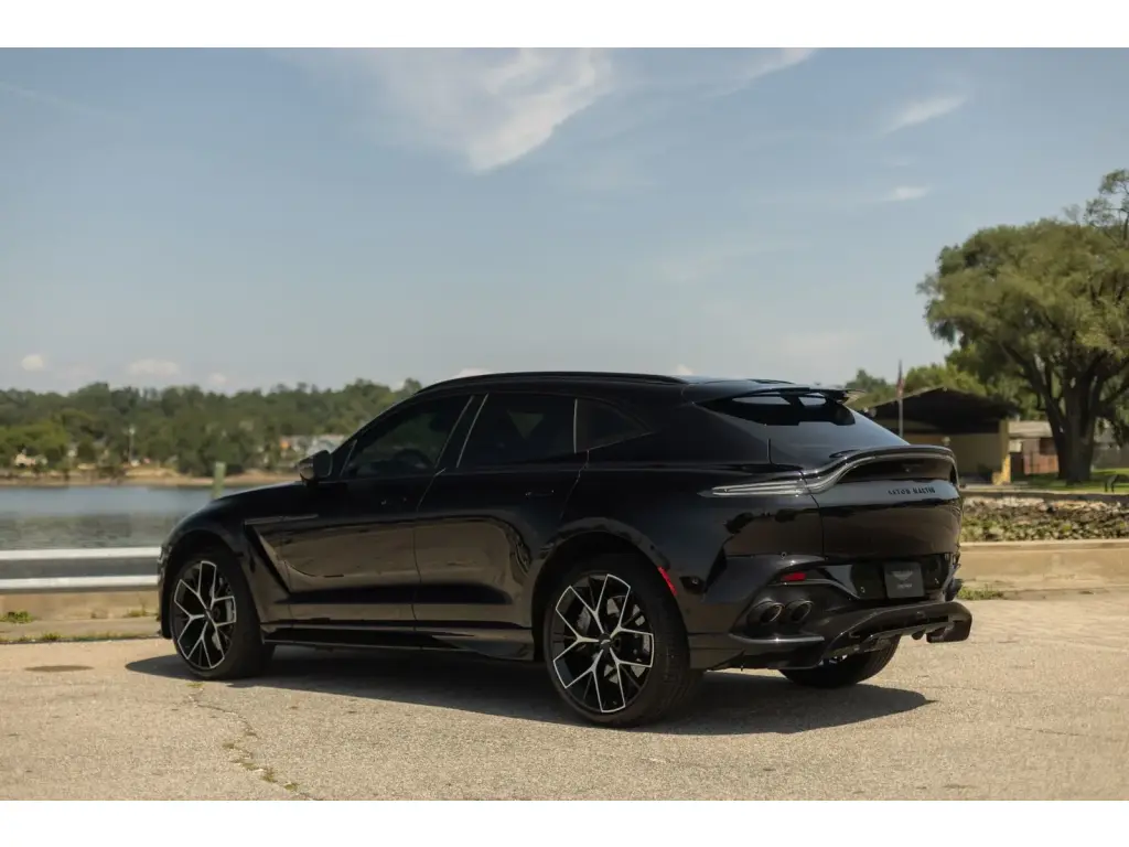 2025 DBX 707 SUV thumbnail vehicle image 1