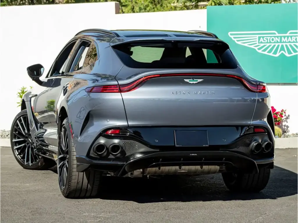 2025 DBX 707 SUV thumbnail vehicle image 1